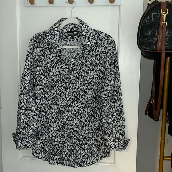 Express button down - Picture 1 of 3